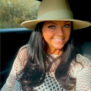 Meet your Posher, Lisa